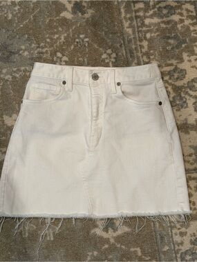 Banana Republic White Denim mini skirt - size 0